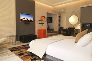 Premium Suite, Hot Tub, Pool View | 1 bedroom, minibar, in-room safe, blackout curtains - Le Stanislas Maison d'Hôtes (Abidjan)