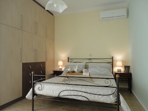 2 bedrooms, iron/ironing board, WiFi, bed sheets - Villa Elpida - ground floor apartement (Svoronata KEFALONIA)
