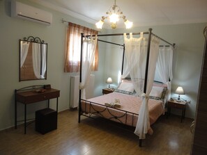 2 chambres, fer et planche à repasser, Wi-Fi, draps fournis