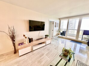 TV connectée, lecteur de DVD, écrans d'ordinateur, imprimantes