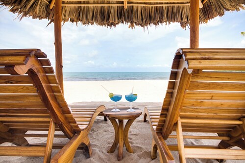 Studio de luxe en bord de mer avec bar dans la piscine