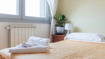 1 bedroom, internet, bed sheets