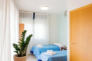 1 bedroom, internet, bed sheets