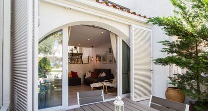 Club Villamar - Nice semi-detached holiday home with a big communal pool.