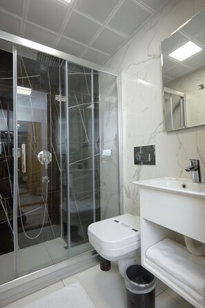 Bathroom - Kartal Palace Taksim Square (Istanbul)