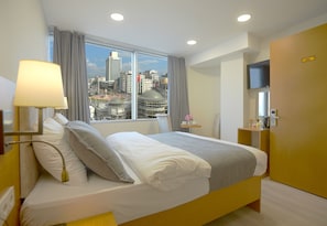 Premium bedding, minibar, in-room safe, desk - Kartal Palace Taksim Square (Istanbul)