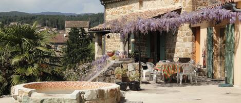 Piscina a l'aire lliure i piscina climatitzada