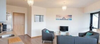 Comfortable Swindon 2 bedroom Apartment, FREE Parking