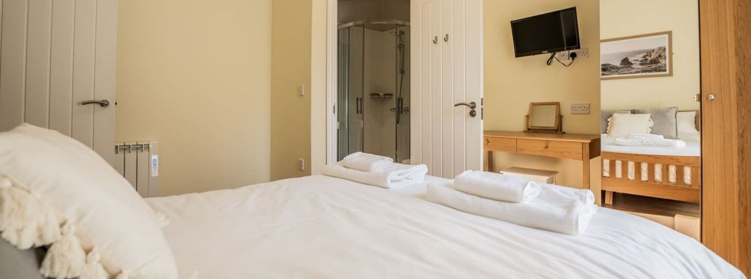 2 bedrooms, in-room safe, iron/ironing board, WiFi