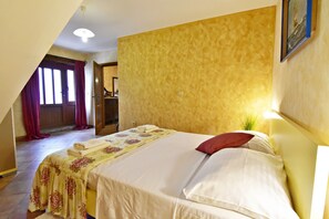 1 chambre, fer et planche à repasser, lit parapluie, Wi-Fi gratuit