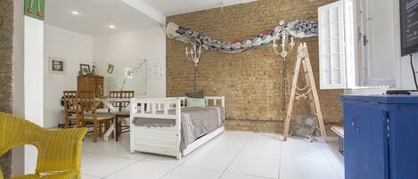 Familiehus, flere senger, byutsikt | Oppholdsrom | Flatskjerm-TV