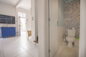 Family House, Multiple Beds, City View | Free WiFi, bed sheets - LineRio Praia de Copacabana 372 (Rio de Janeiro)
