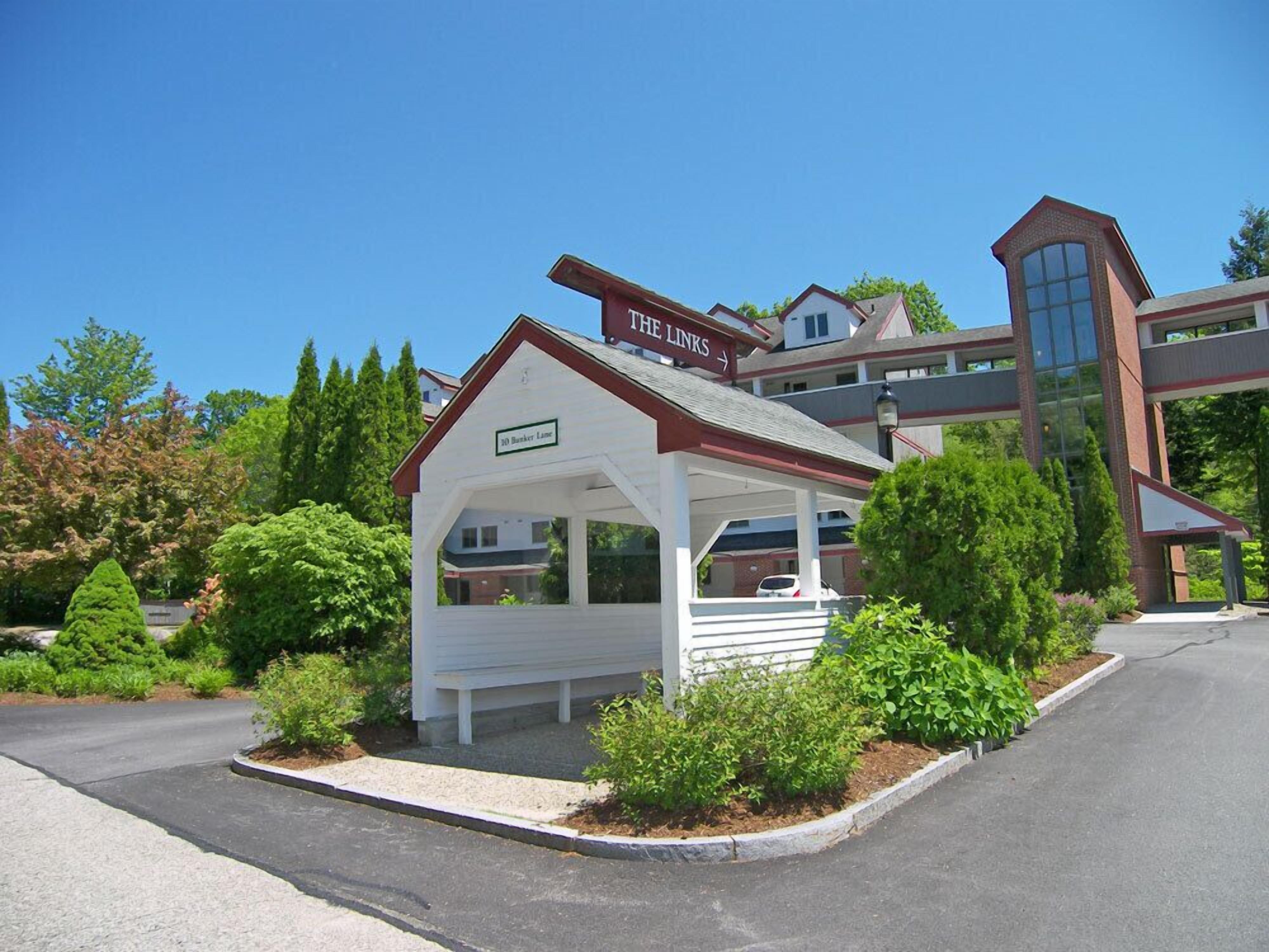 X0205 - Managed by Loon Reservation Service - NH Meals & Rooms Lic# 056365