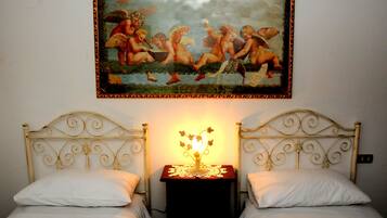 Chambre Double ou avec lits jumeaux, salle de bains attenante (Angeli)