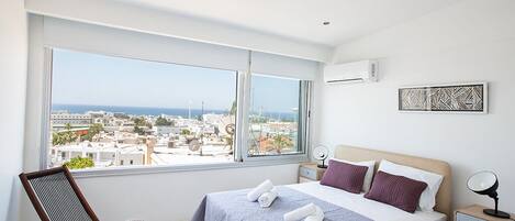 2 chambres, coffre-fort, fer et planche Ă repasser