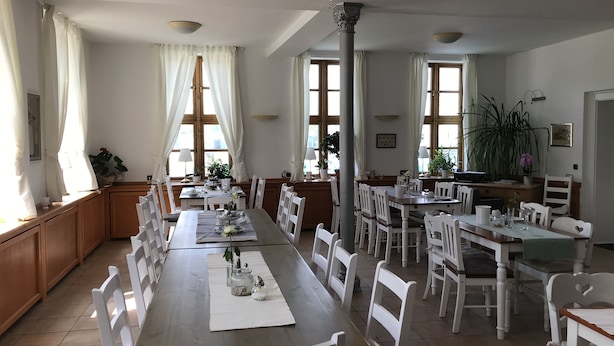 Petit déjeuner buffet servi tous les jours en supplément
