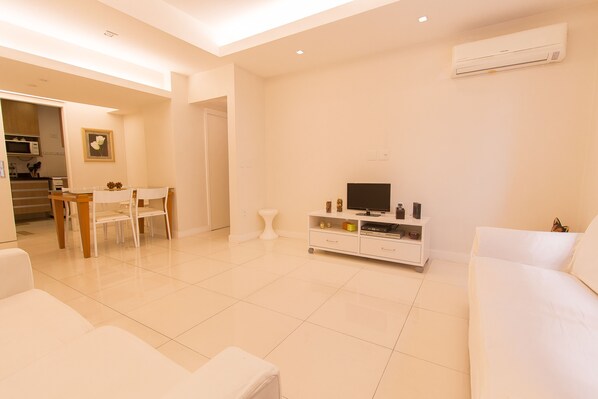 Apartment, City View | Living room