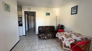 Unclassified image, 5 of 6, button - APARTMENT MER ET SOLEIL 2 (BORMES-LES-MIMOSAS)