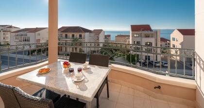 Villa Tucepi Apartment 2 (4+1)