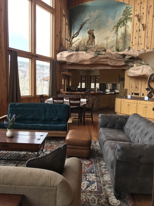 Smart TV, fireplace, books - Bella Vista House Grand Piano 3100 sq ft Panoramic Mtn Views ~ Sleeps up to 7 (Hesperus)