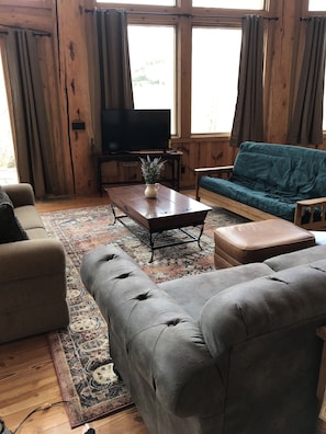 Smart TV, fireplace, books - Bella Vista House Grand Piano 3100 sq ft Panoramic Mtn Views ~ Sleeps up to 7 (Hesperus)