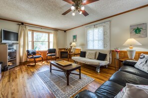 TV, DVD player, books, video library