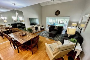 TV, table tennis - Tropical lagoon getaway! (Saint Augustine)