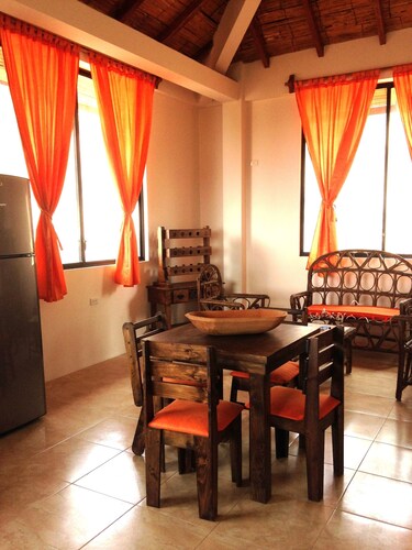 Casa de lujo 2 dormitorios con excelente vista al mar pacifico. Ven a disfrutar.