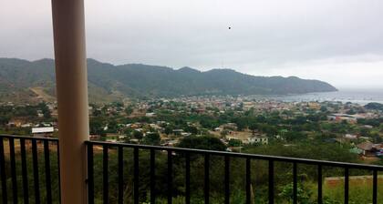 Casa de lujo 2 dormitorios con excelente vista al mar pacifico. Ven a disfrutar.