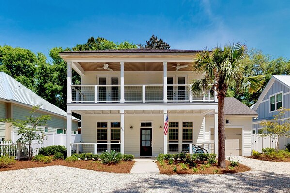 Exterior - New Home located a short walk to village and beaches (St Simons Island)