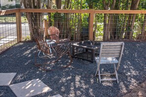 Property grounds - The Blueberry Cottage in South Austin (Austin)