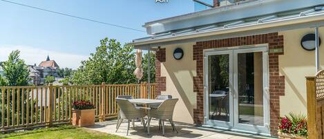 屋外ダイニングエリア