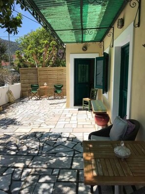 Terrace/patio - Lena’s traditional villa (Ayia Evfimia)