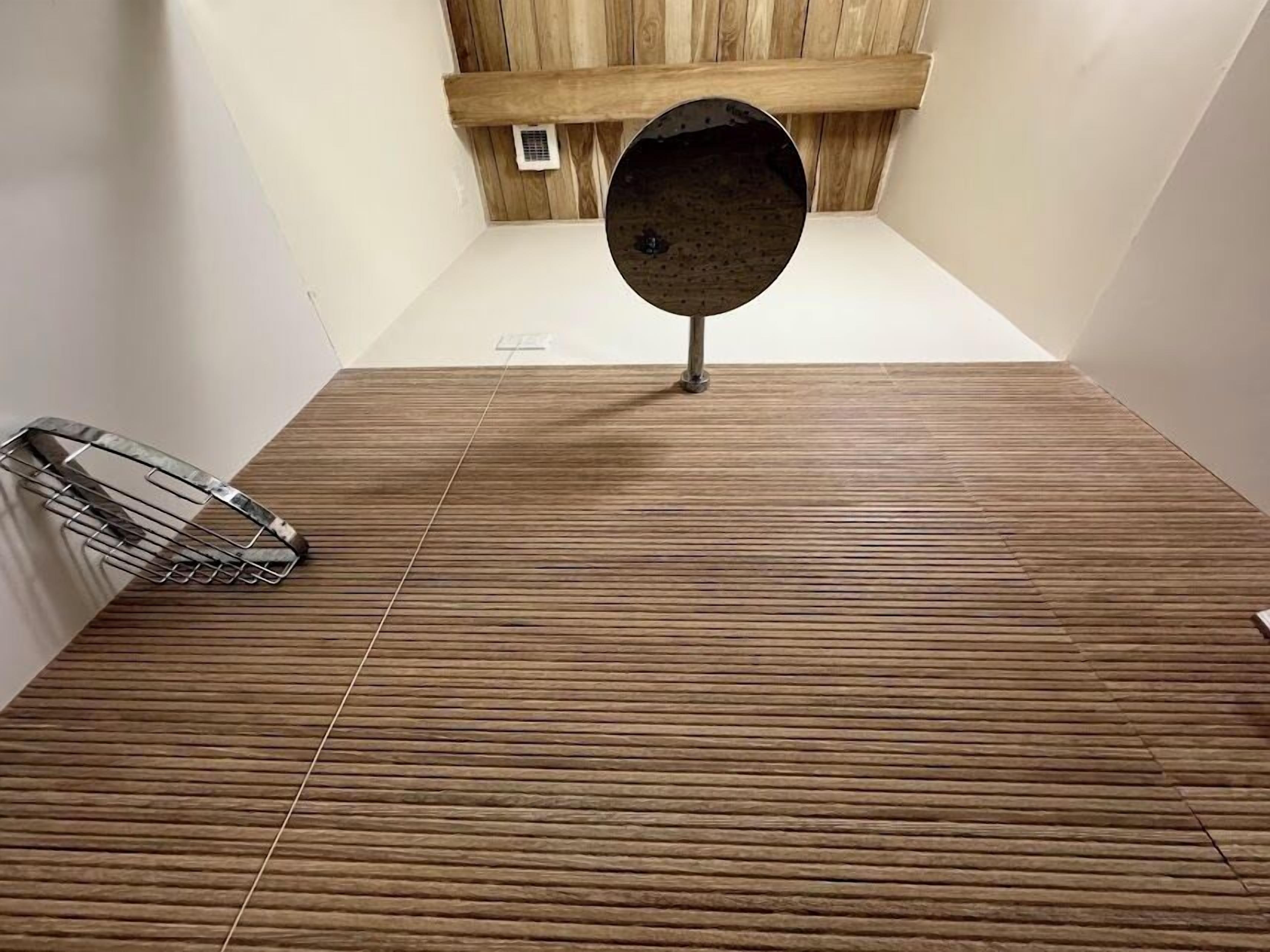Doppia Basic, 1 letto matrimoniale | Bagno | Doccia, set di cortesia gratuito, asciugacapelli, accappatoio