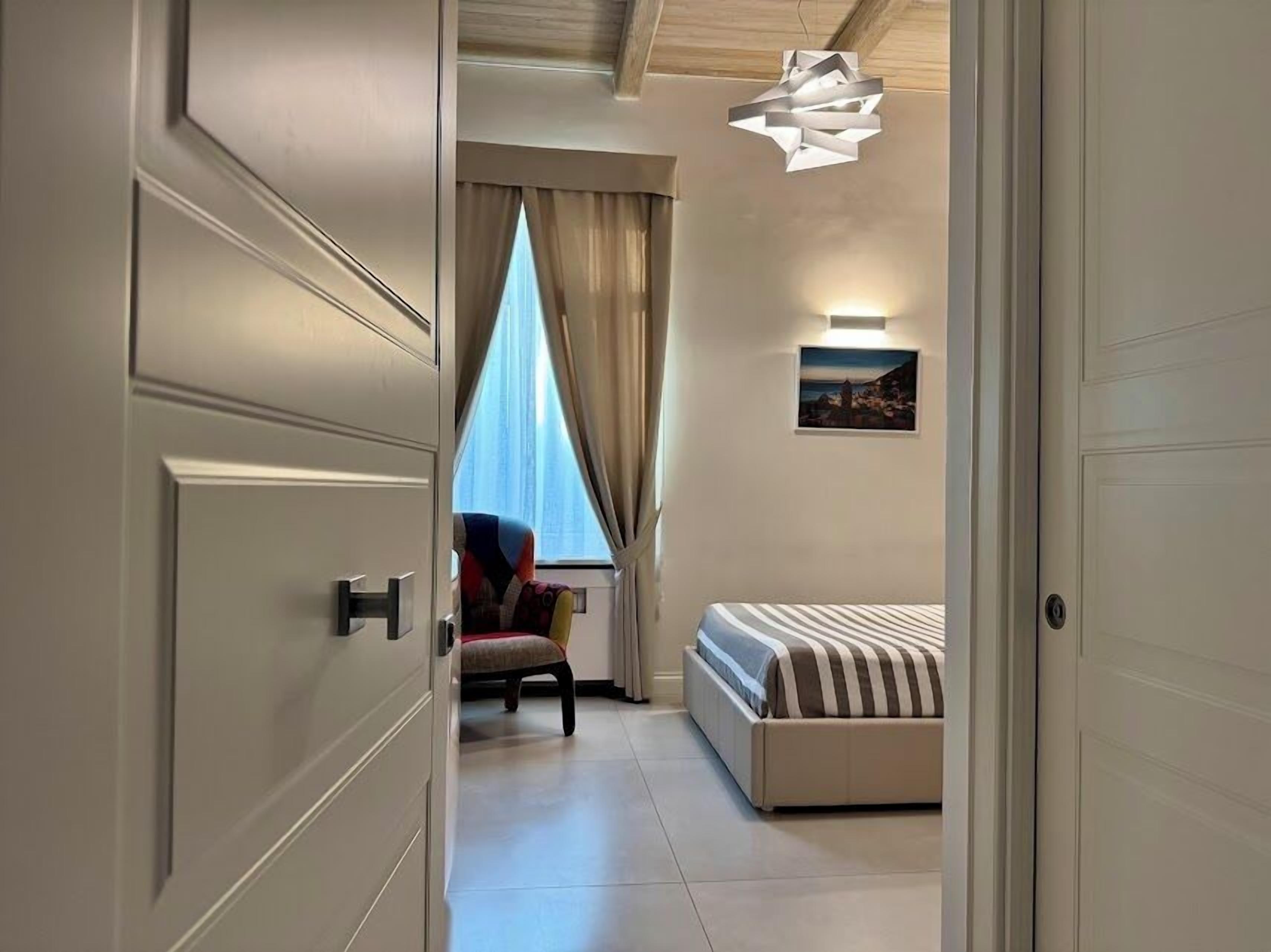 Minibar, coffres-forts dans les chambres, chambres insonorisées
