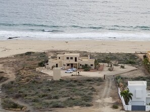 On the beach, beach towels - Beachfront Beauty on Pedrito side **INSANE LOCATION** (Todos Santos)