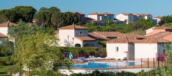Villa spacieuse, accès 2 Piscines + Gym