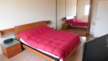 2 Schlafzimmer, BĂŒgeleisen/BĂŒgelbrett, Reisekinderbett, kostenloses WLAN