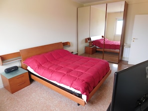 2 Schlafzimmer, Bügeleisen/Bügelbrett, Reisekinderbett, kostenloses WLAN
