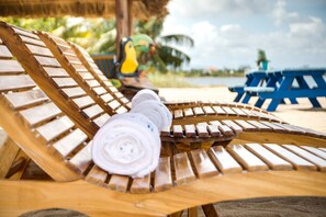 Children's area - Economy Studio beachfront with swim up pool bar (Placencia)