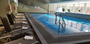 Indoor pool - Radisson hotel (Grand Sudbury)