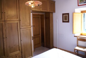 1 bedroom, desk, soundproofing, bed sheets - Poli Bolzoni House in Historic Center (San Marcello Pistoiese)