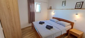 2 quartos, ferros/tábuas de passar roupa, Wi-Fi de cortesia