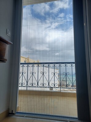 Interior - Lefteri's Rooms II (Apartment with Sea View) (Αγία Γαλήνη)