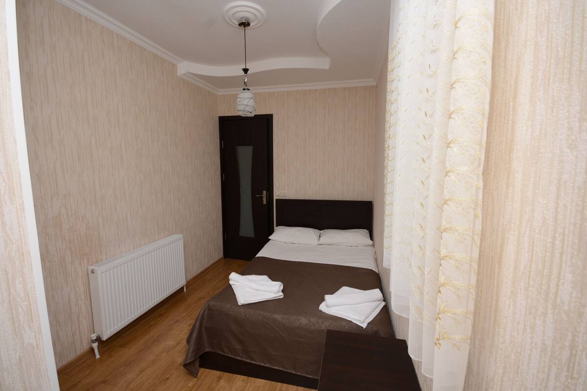 Classic Room, 1 Double Bed, Garden View | Desk, soundproofing, free WiFi
