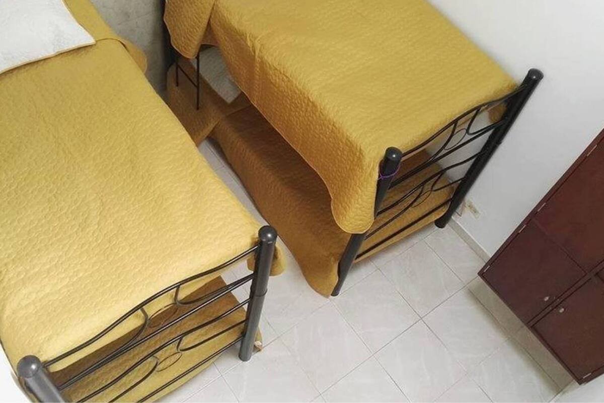 Iron/ironing board, free WiFi, bed sheets