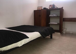 Iron/ironing board, free WiFi, bed sheets