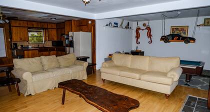 Now Available - Private Beach - 3 Bed/2 Bath on Beautiful Lake LBJ