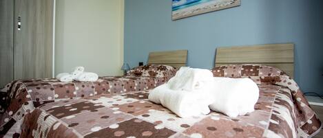 Chambre Triple, salle de bains commune