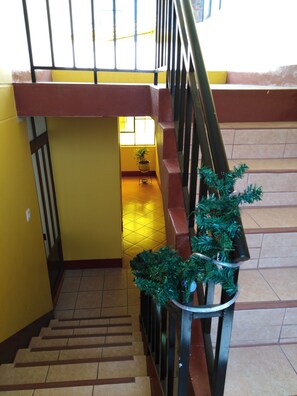 Interior entrance - Hospedaje Las Lilas (El Tambo)